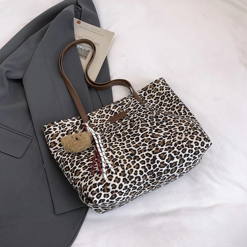 2025 Nova sacola com estampa animal para mulheres, bolsa de ombro retrô chique, bolsa crossbody casual espaçosa, espaçosa e sofisticada ​