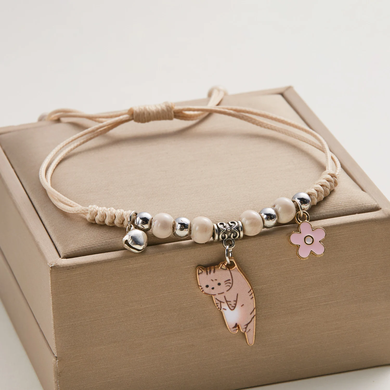 Vintage Handgefertigtes Glücksbringer-Armband für Frauen Niedlicher Kätzchen-Blumen-Anhänger Verstellbares Seil-Armband Freundschaftsschmuck Geschenk – Detail 7