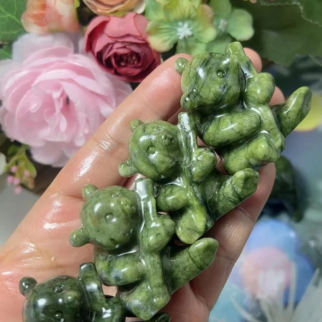 5cm  Natural healing crystals handmade green color hsiuyen jade panda carving crafts for decoration