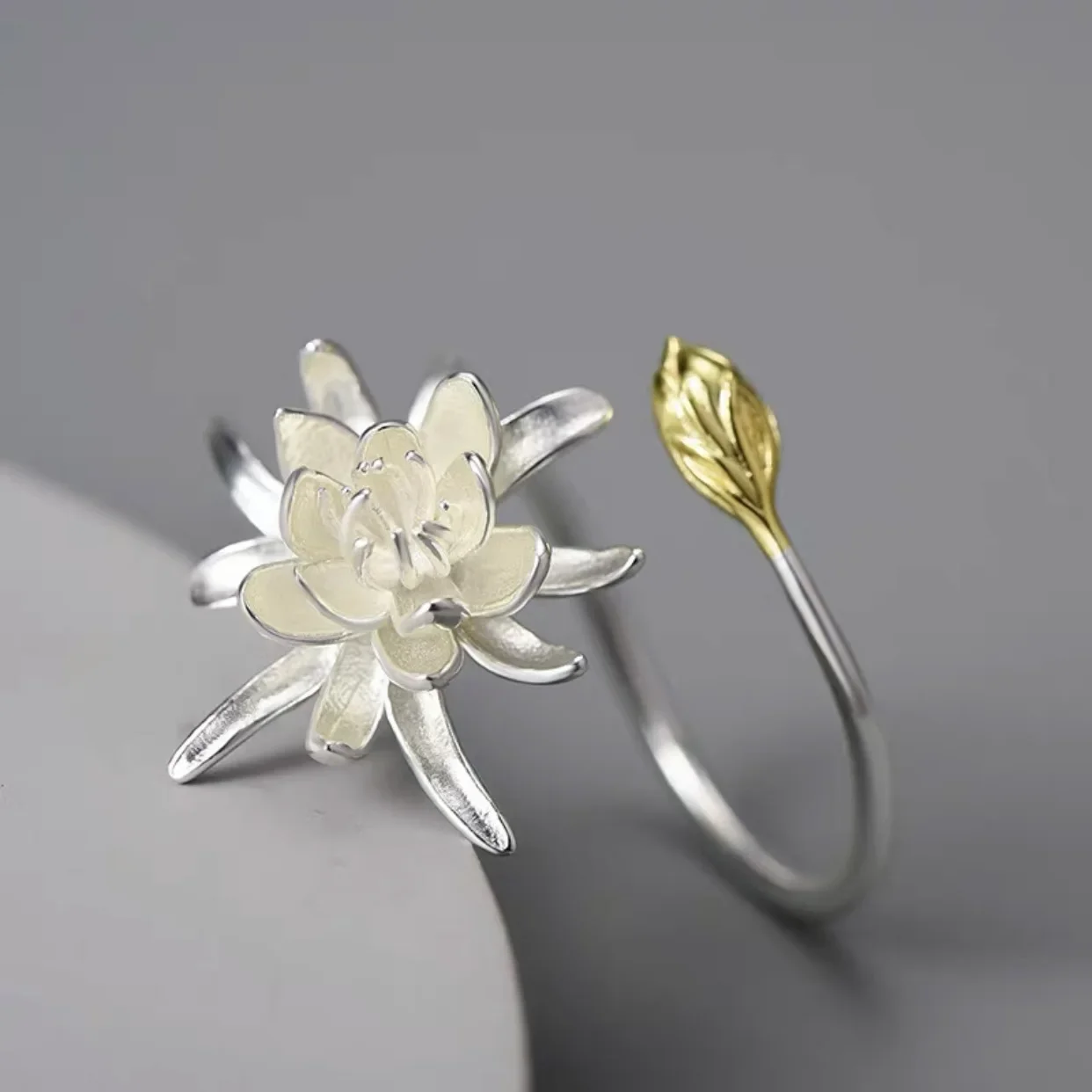 Pastoral Epiphyllum Ring  Female Minority Design Antique Style Ring with Classical Flowers Simple Opening Adjustable Finger Ring