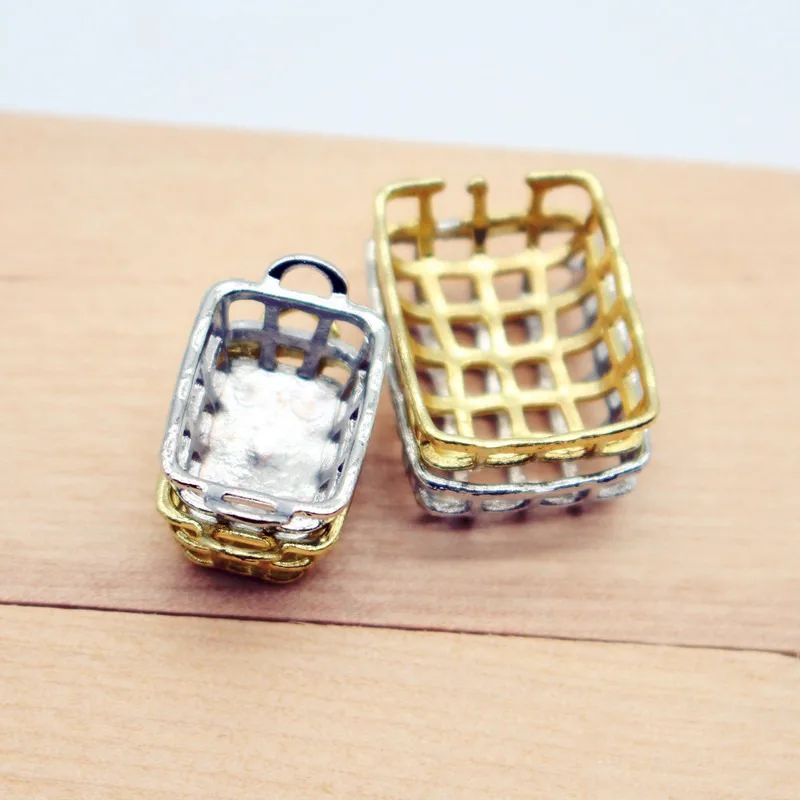 Dollhouse alloy small frame double ear small basket miniature food toy model OB11 scene small ornament