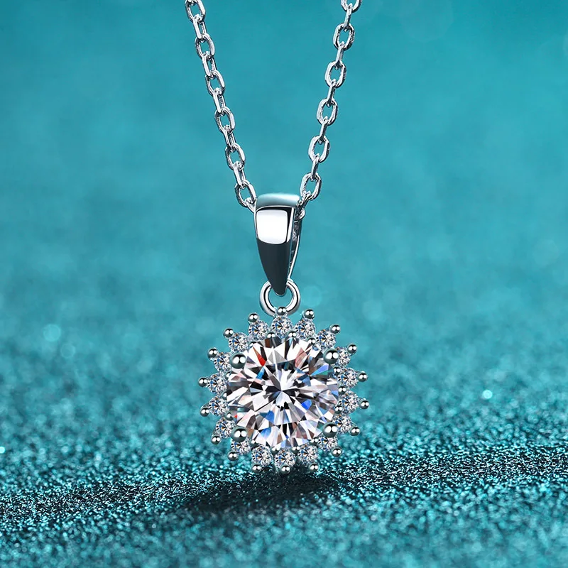 

18K gold necklace for women sunflower moissanite necklace plated with pt950 platinum fashion personalized pendant jewelry