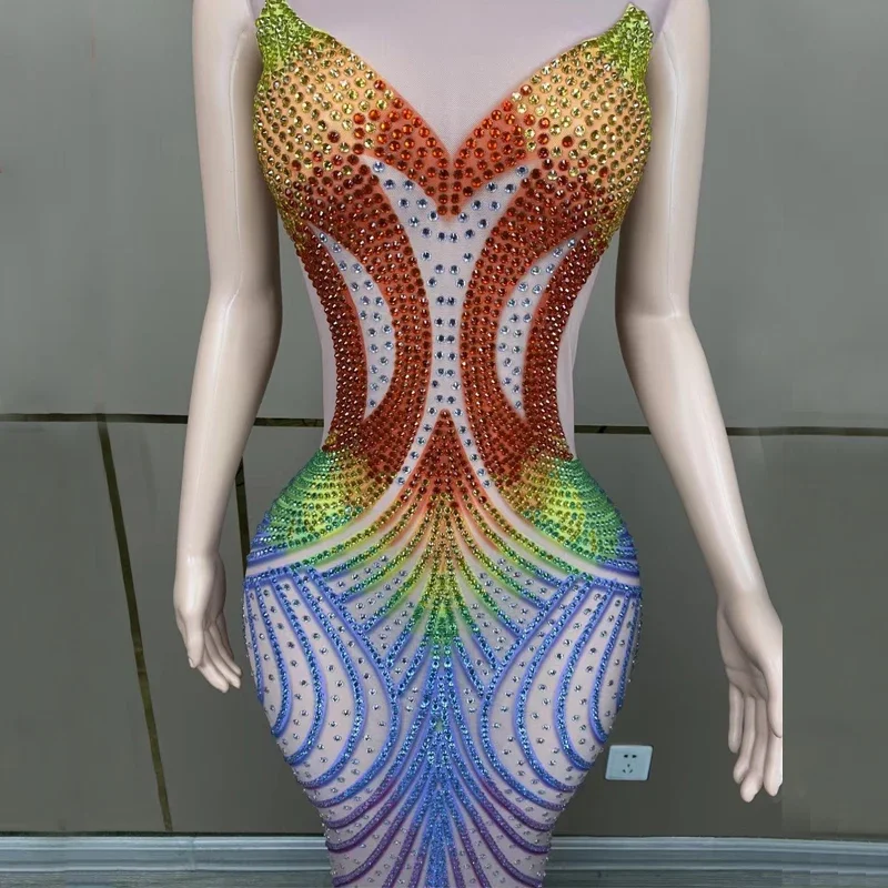 Kolorowa Sukienka Wieczorowa z Cyrkoniami dla Piosenkarki, na Imprezę, Bal, Urodziny, Strój na Scenę, Pokaz Mody, Kostium XS7417