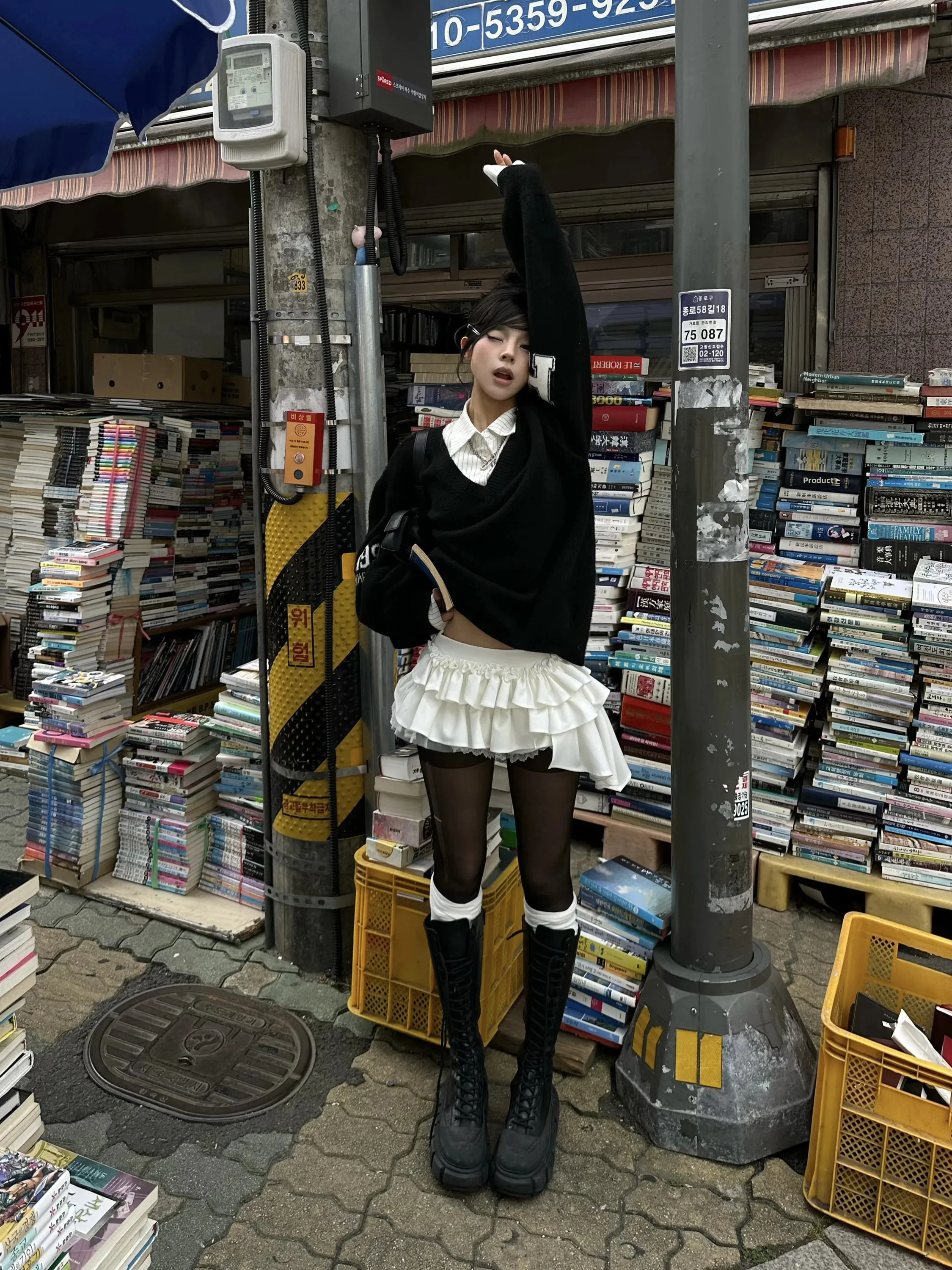 Low Waist Cake Style Pleated Skirt White Puffy Girl Sexy Calf Length Skirt Warden  Korean Sweet Style Polyester Fiber