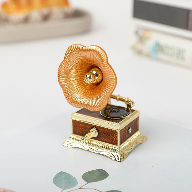 SHINNYGIFTS Metal Enamel Trinket Box Gramophone Decor Gold Plated Crystal Phonograph Model Treasure Box Ring Case Souvenir
