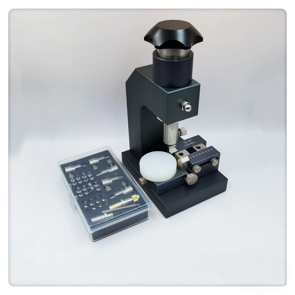 

High quality watch leather strap multifunctional punch for modifying watch straps, cutting DIY watch repair tools