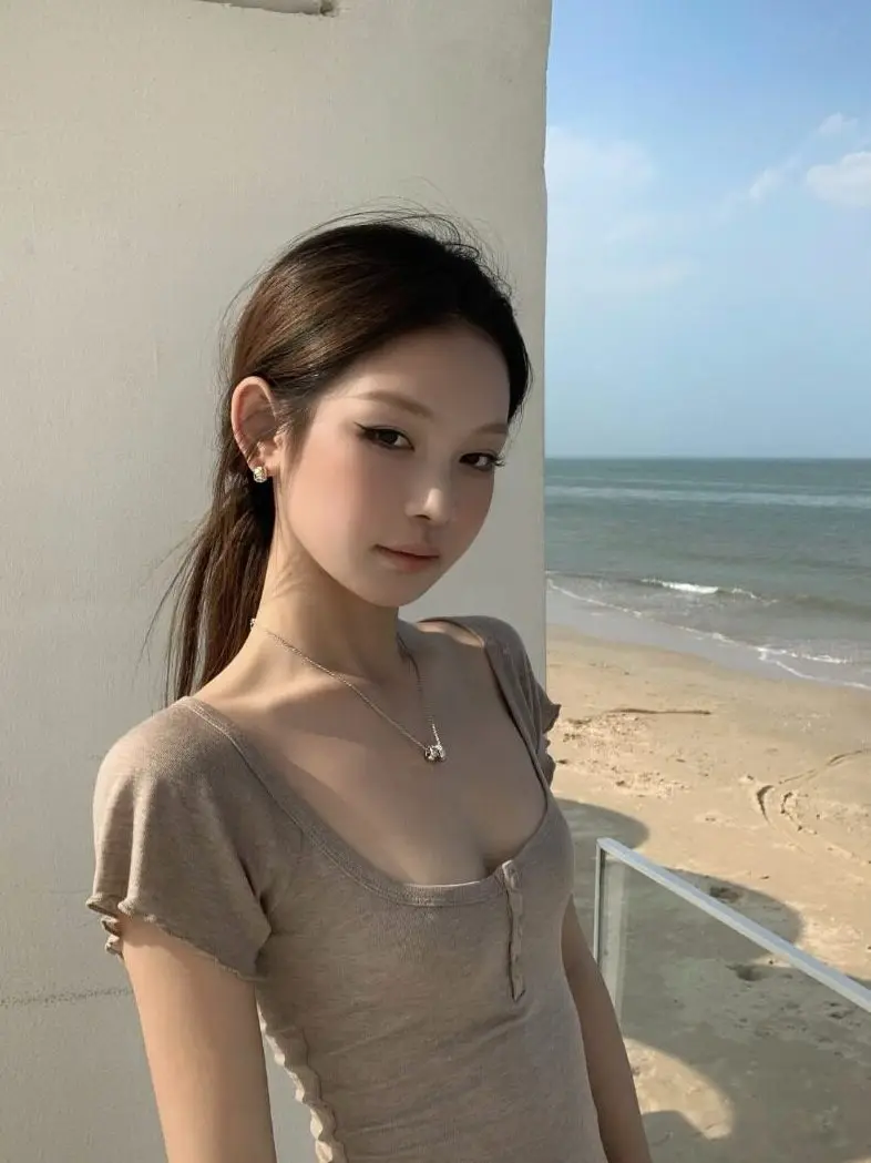 

Sexy Short Sleeve Button up Oatmeal T-Shirt Women's Summer New Style Slimming Personality Kumikumi Hot Girl Style Top