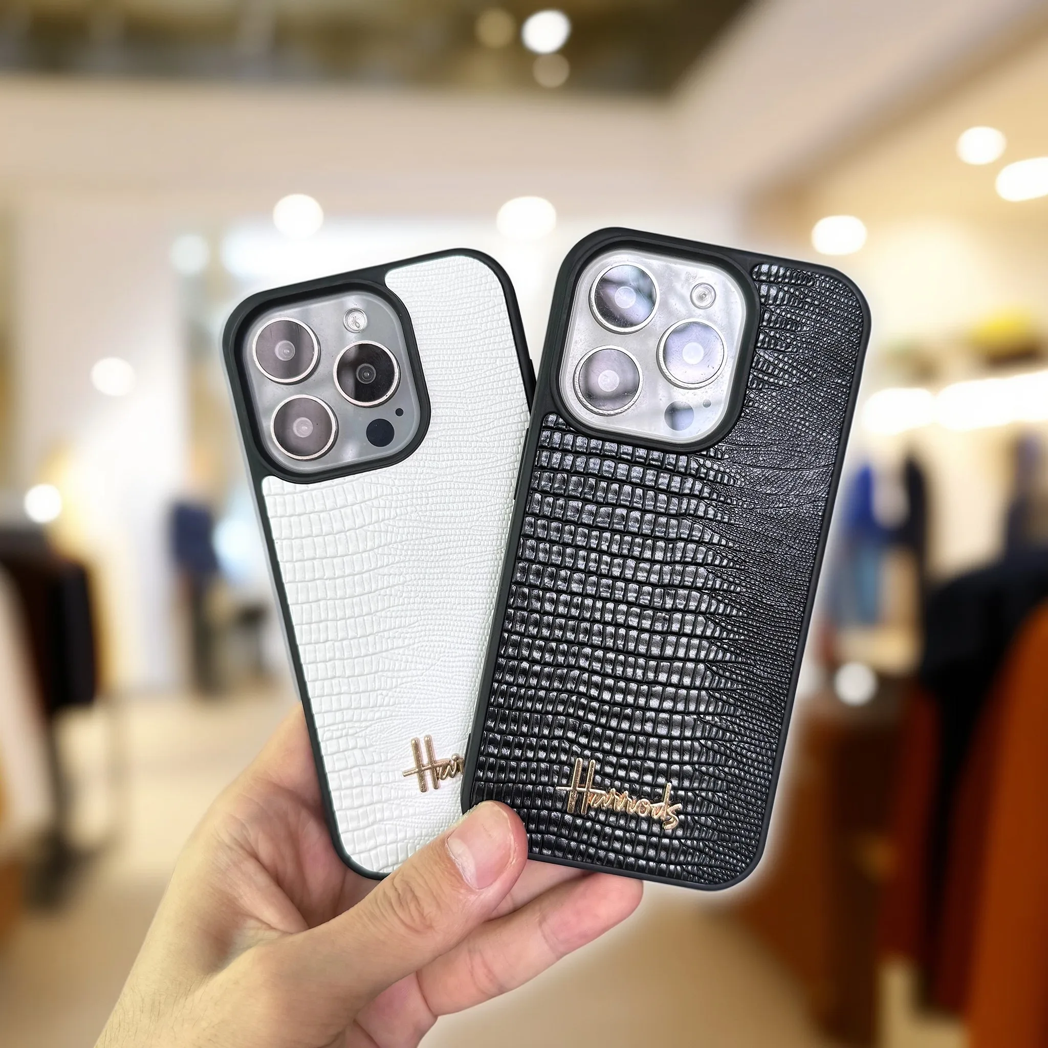 Handyhülle aus Eidechsenleder für iPhone AIR 17 16 15 14 Plus 13 12 11 Pro Max 16E, luxuriöse UK-Metallbuchstaben-Logo-Hüllen, Carcasa