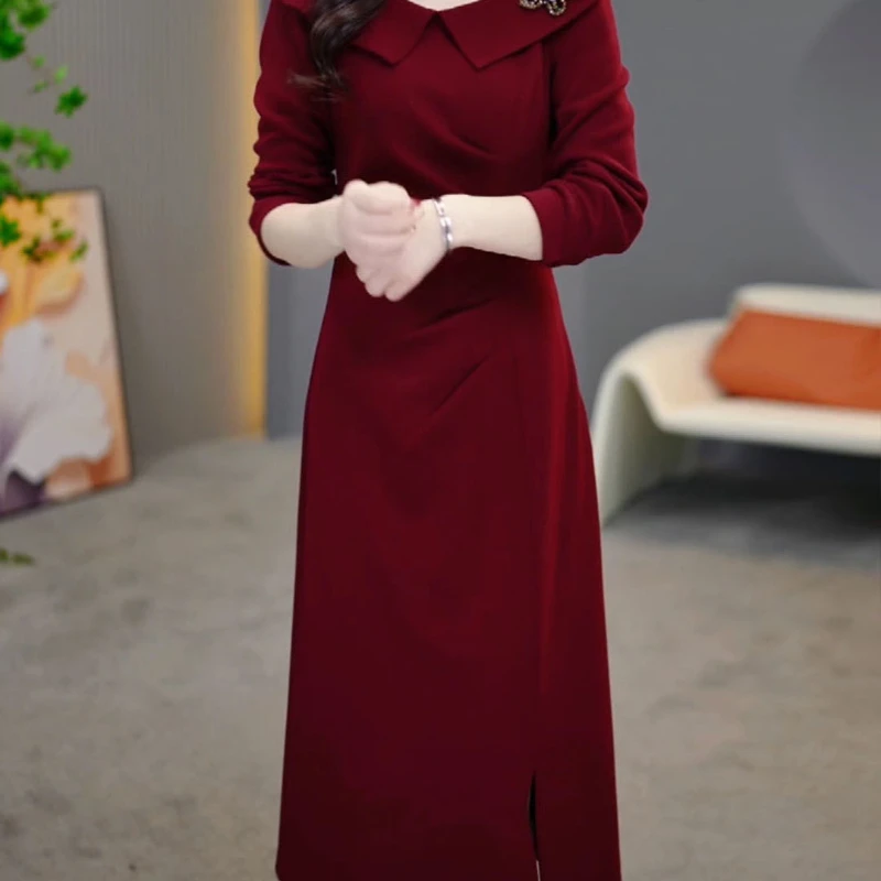 Fashionable and Stylish Solid Color Dress for Autumn and Winter 2024 Commuting Slim Fit Slim Concealing Medium to Long Skirt