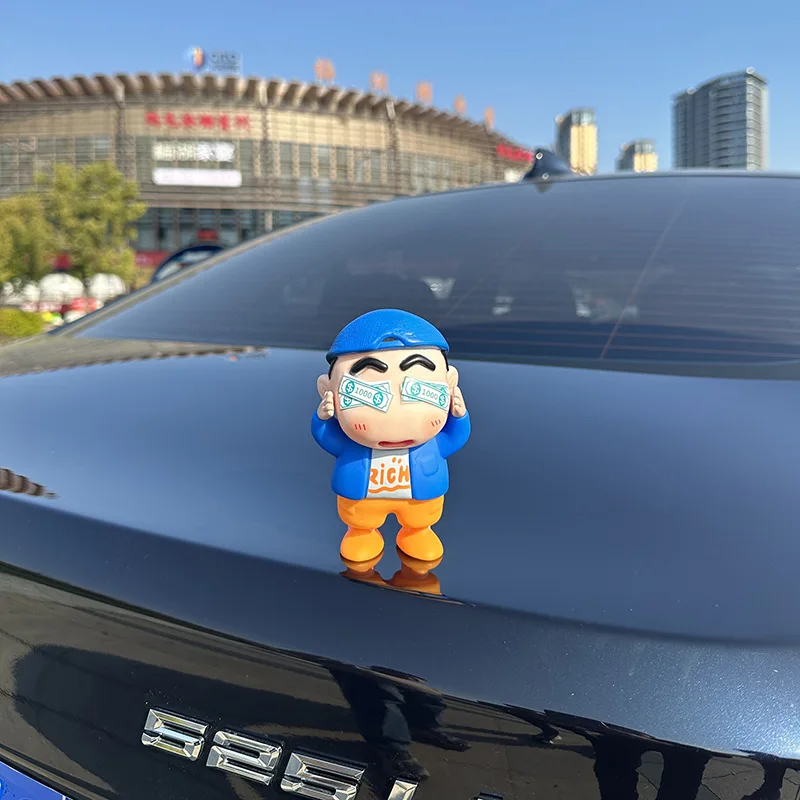 Anime crayon shin-chan q versão postura de pé figura de ação pvc modelo brinquedos boneca carro ornamento decoração presentes colecionáveis