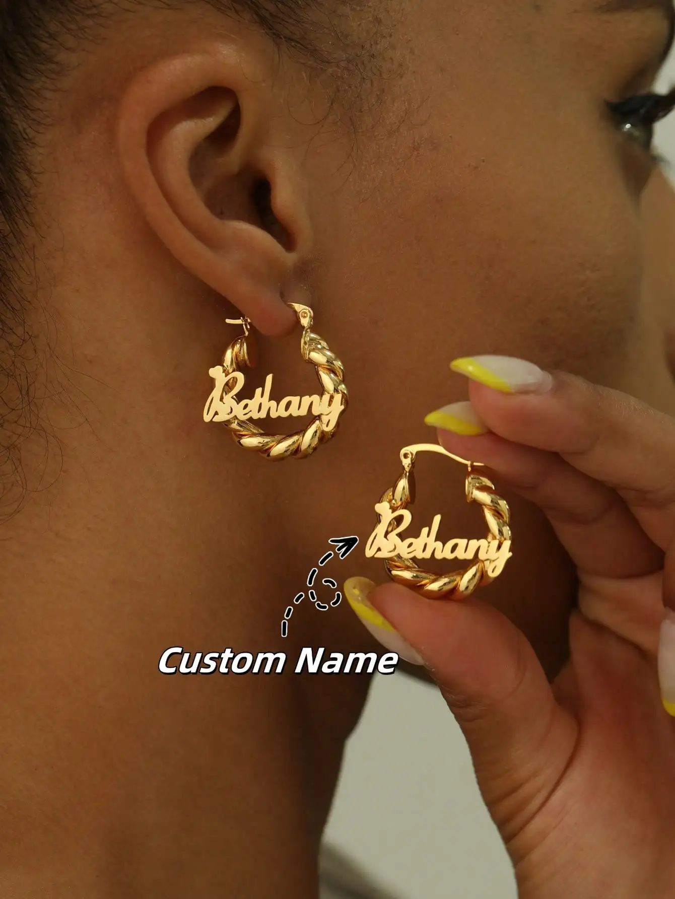 

Серьги-кольца с именем на заказ, 18 мм и 22 мм, золотистого цвета, персонализированный ювелирный подарок для нее