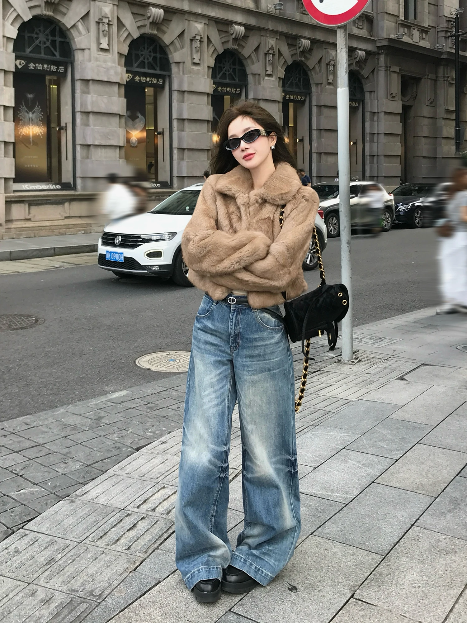Shangdong Laoqian's 2025 winter new imported whole leather rabbit fur women's short, high-end fur coat