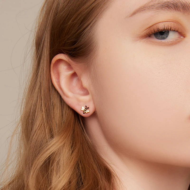 WOSTU 925 Sterling Silver Small Bee Earrings Simple Cute Insect studs Earrings For Women Fashion Silver Jewelry CQE1182