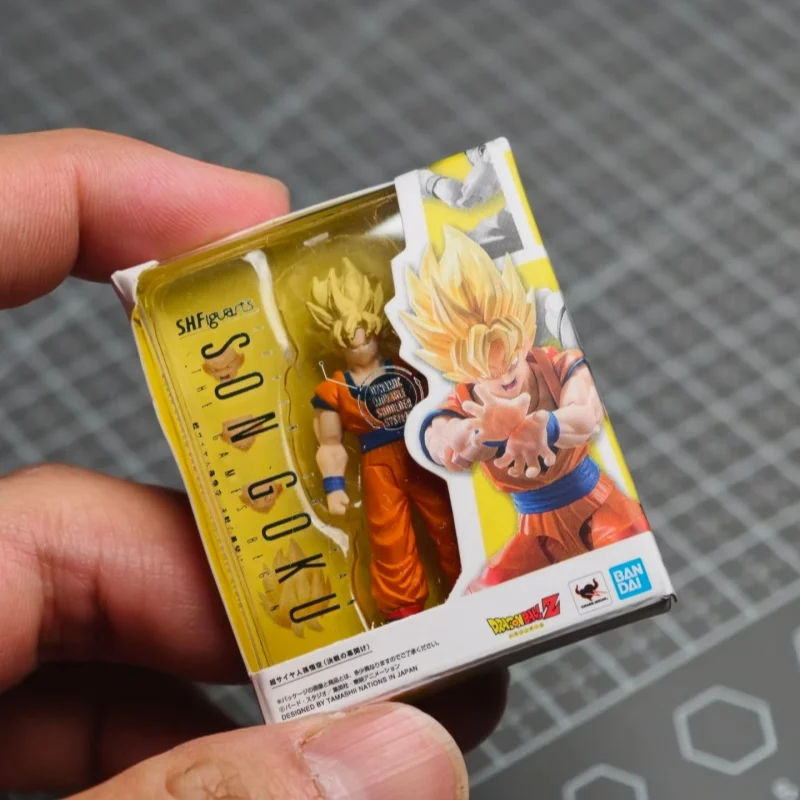 

Коллекционные миниатюрные фигурки Bandai SHFiguarts Dragon Ball: Сон Гоку, Вегета, Транкс, Сон Гохан. Настольная модель-украшение в коробке-сюрпризе.