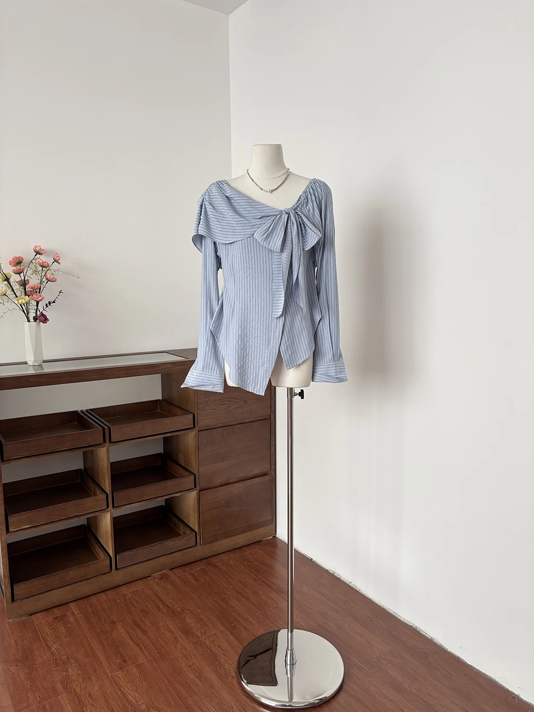 

Spring 2026 Asymmetrical Knot Striped Shoulder Women's Shirt Elegant Blue Casual Commute Style Loose Fit Long Sleeve