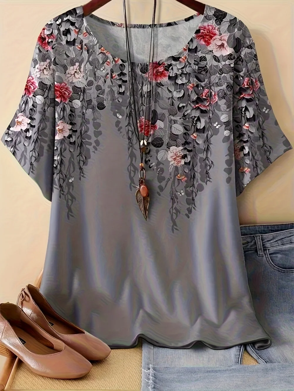 T-shirt femme tendance à col rond, imprimé floral 3D, tee-shirt graphique élégant à manches courtes, vêtements oversize, hauts d'été pour femmes
