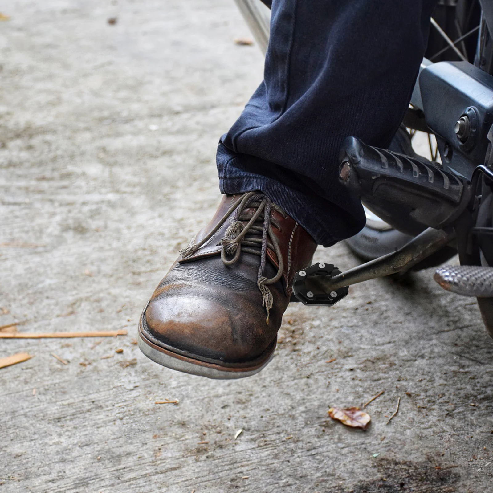 

Motorbike Side Stand Pad Sturdy Aluminum Alloy Anti-Slip Kickstand Support Plate Motorcycle Foot Cushion for Road and Lawn