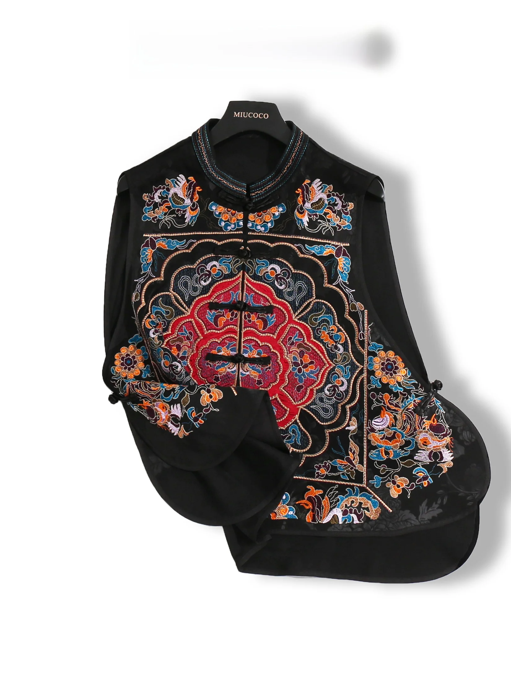 

Retro Heavy Embroidery Loose Outerwear Vest Shoulder Pad Beautiful after the Top Half of the Body Original Design Fashion