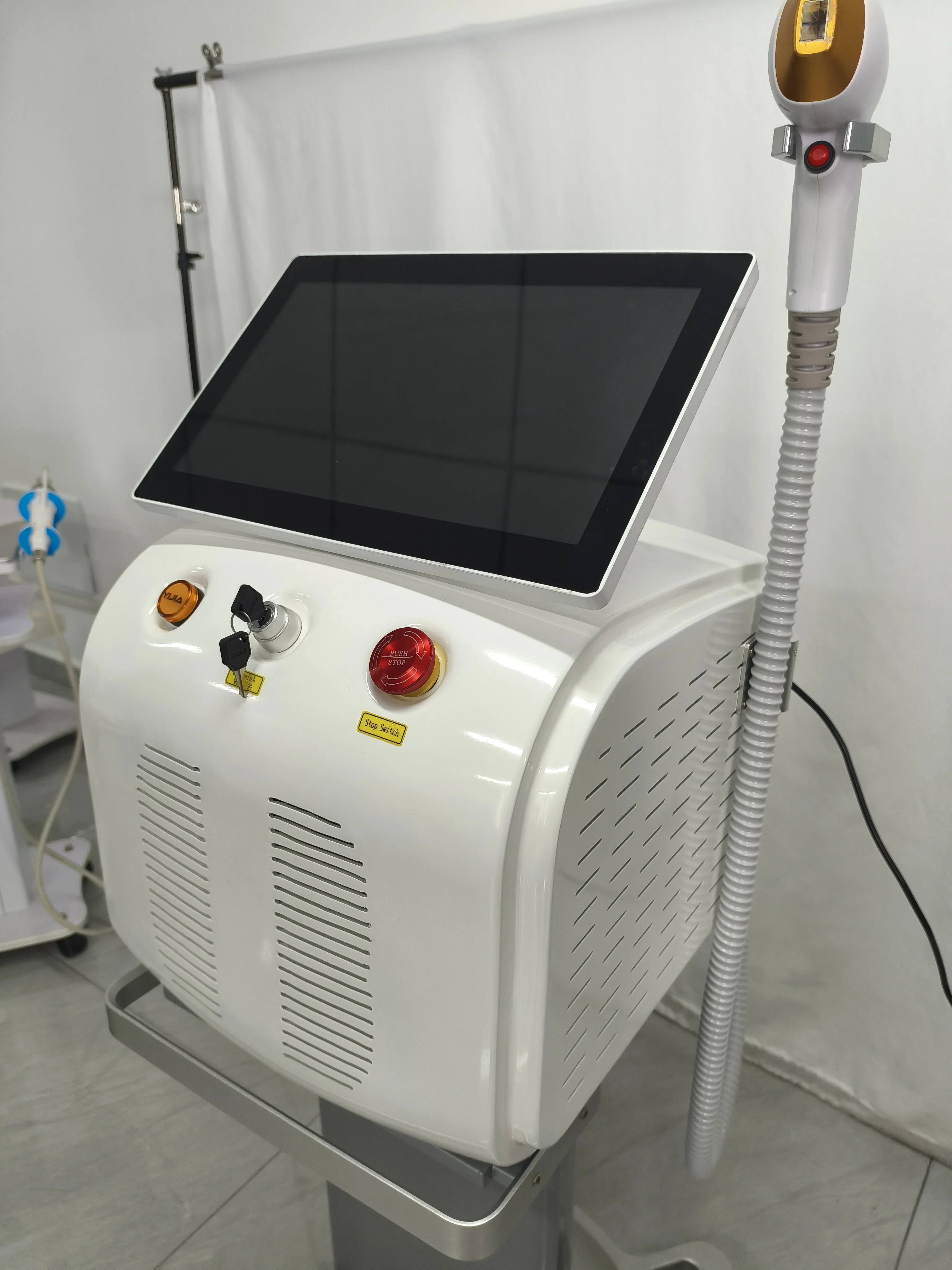 2 in 1 Laser Hair Removal And Tattoo Removal Beauty Device 808NM Semiconductor Freezing Point Laser Hair Removal Salon Machine