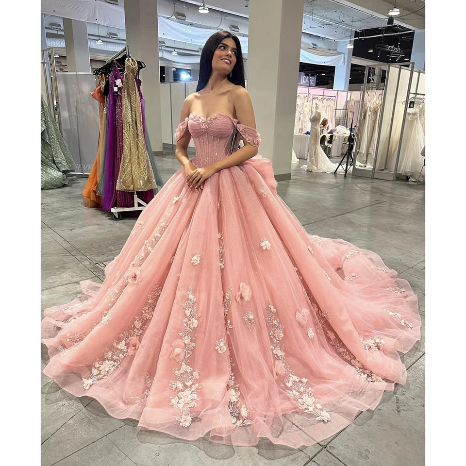 Wunderschönes schulterfreies Abendkleid mit herzförmigen Blumen 2023, Ballkleid, glänzend, bodenlang, Sweep-Zug, Quinceanera-Kleider