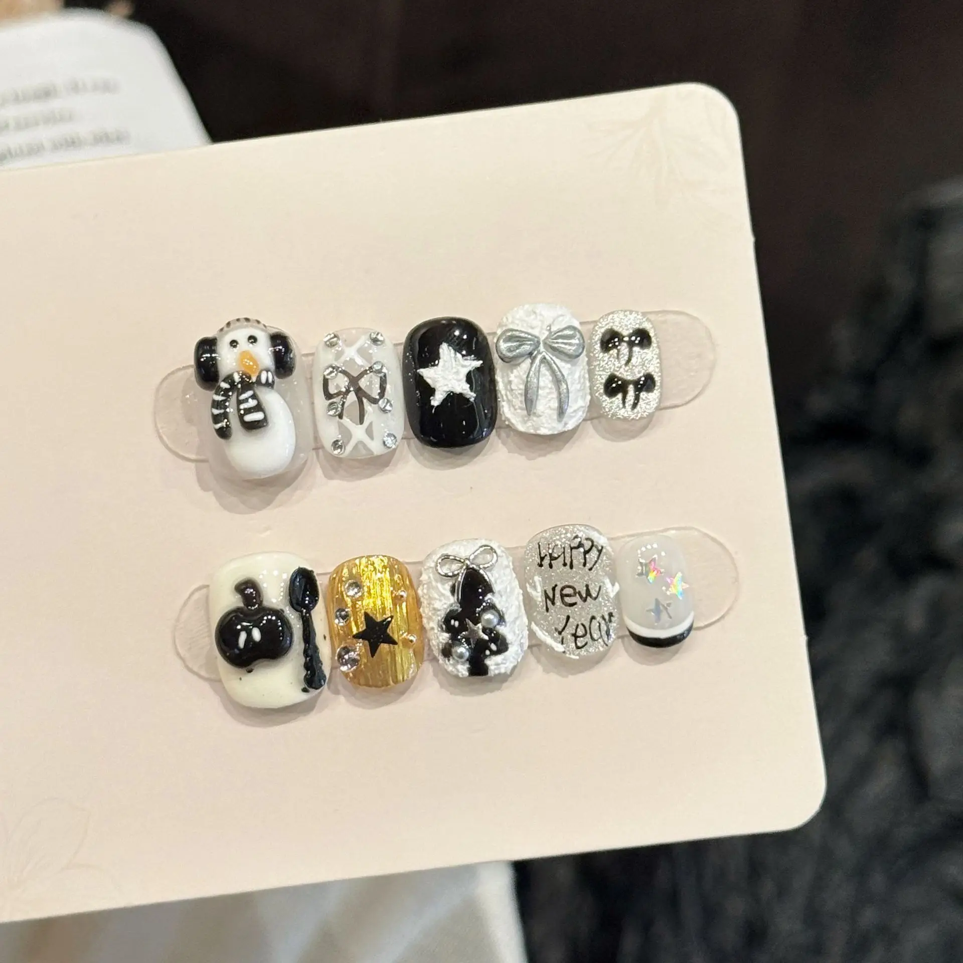 

10 PCS Luxury Handmade Press on Nails Short Oval Christmas snowman Design with 3-PIECE Tool Adhesive Nail Glue Tabs