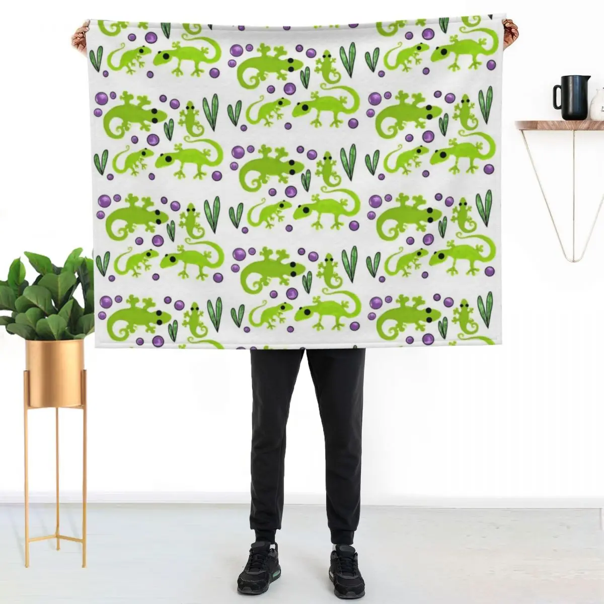 Watercolor Green Gecko Lizard Throw Blanket Multi-Purpose Plaid on the sofa funny gift warm winter Travel Luxury St Blankets