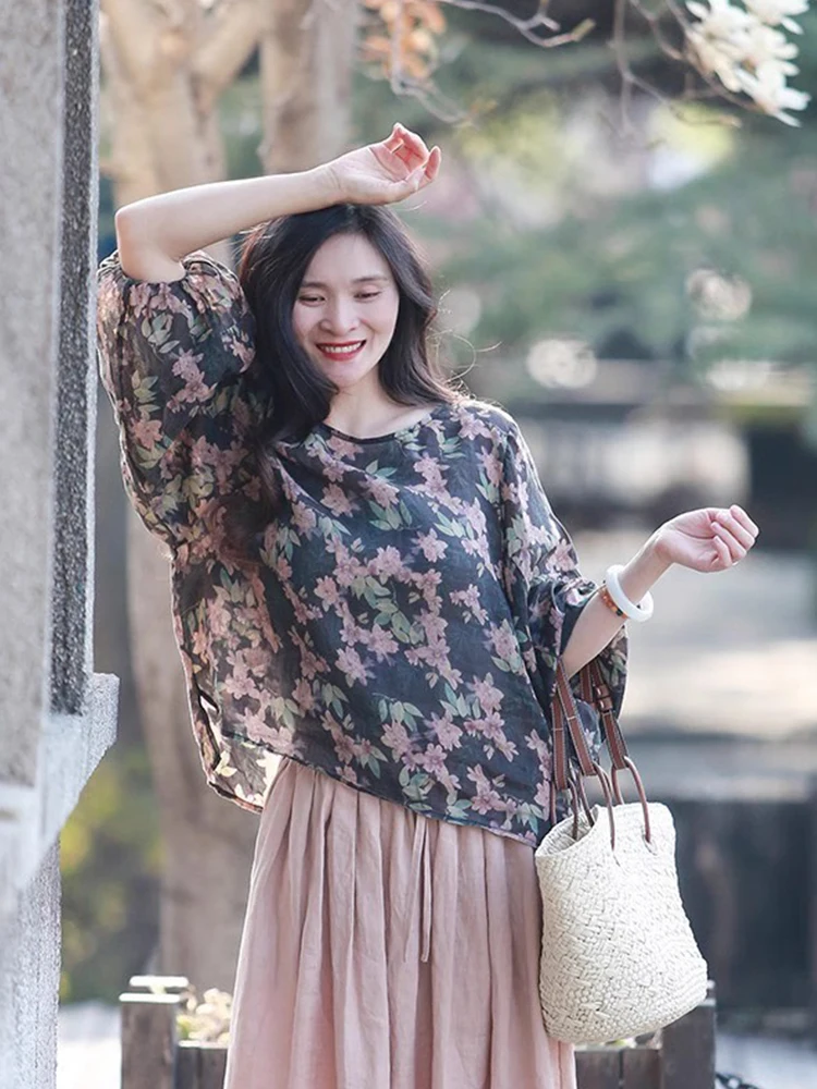 

Женская летняя новинка: тонкая футболка с круглым вырезом, защитой от солнца, рукавами-фонариками и принтом из конопляной ткани, свободного кроя, для повседневной носки