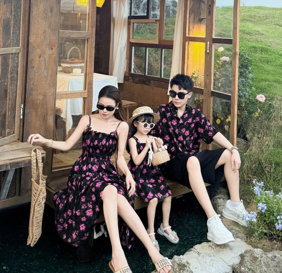 

Vacation Area Couple Family Matching Clothes Korean Mom Daughter Smock Dress Floral Dad Son Beach Shirts Brother Sister Outfit