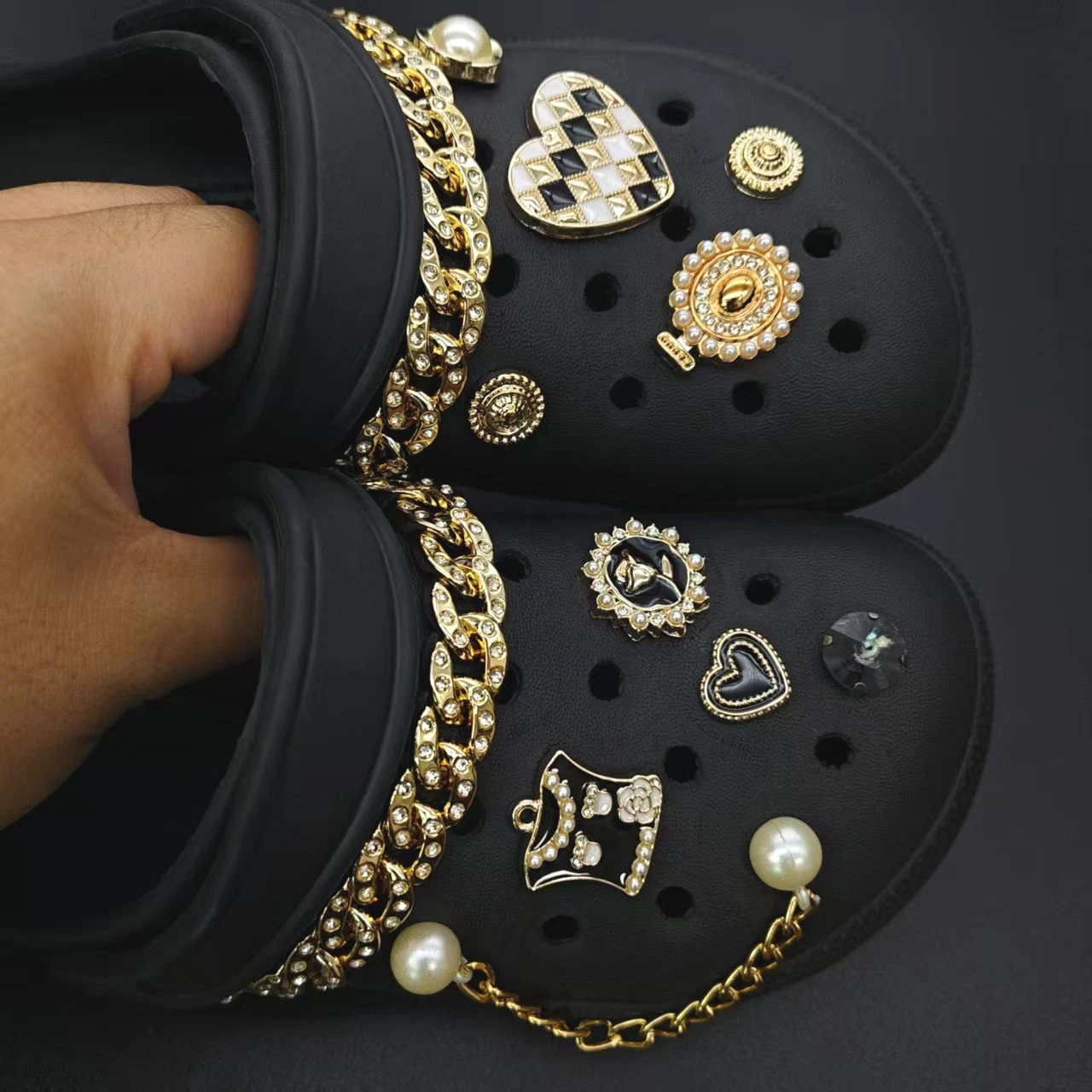 

Black Golden Shoe Charms for Crocs Love Rose Decorations Set Rhinestone Chains Women Garden Shoe Pins Pearl Slipper Accessories