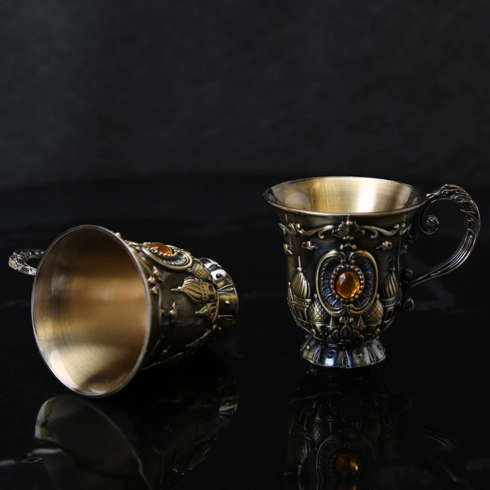 Drink accessories Cups Kitchen dinning supplies Exquisite Wine Glass in Retro Design Suitable for Wine Liquor and More
