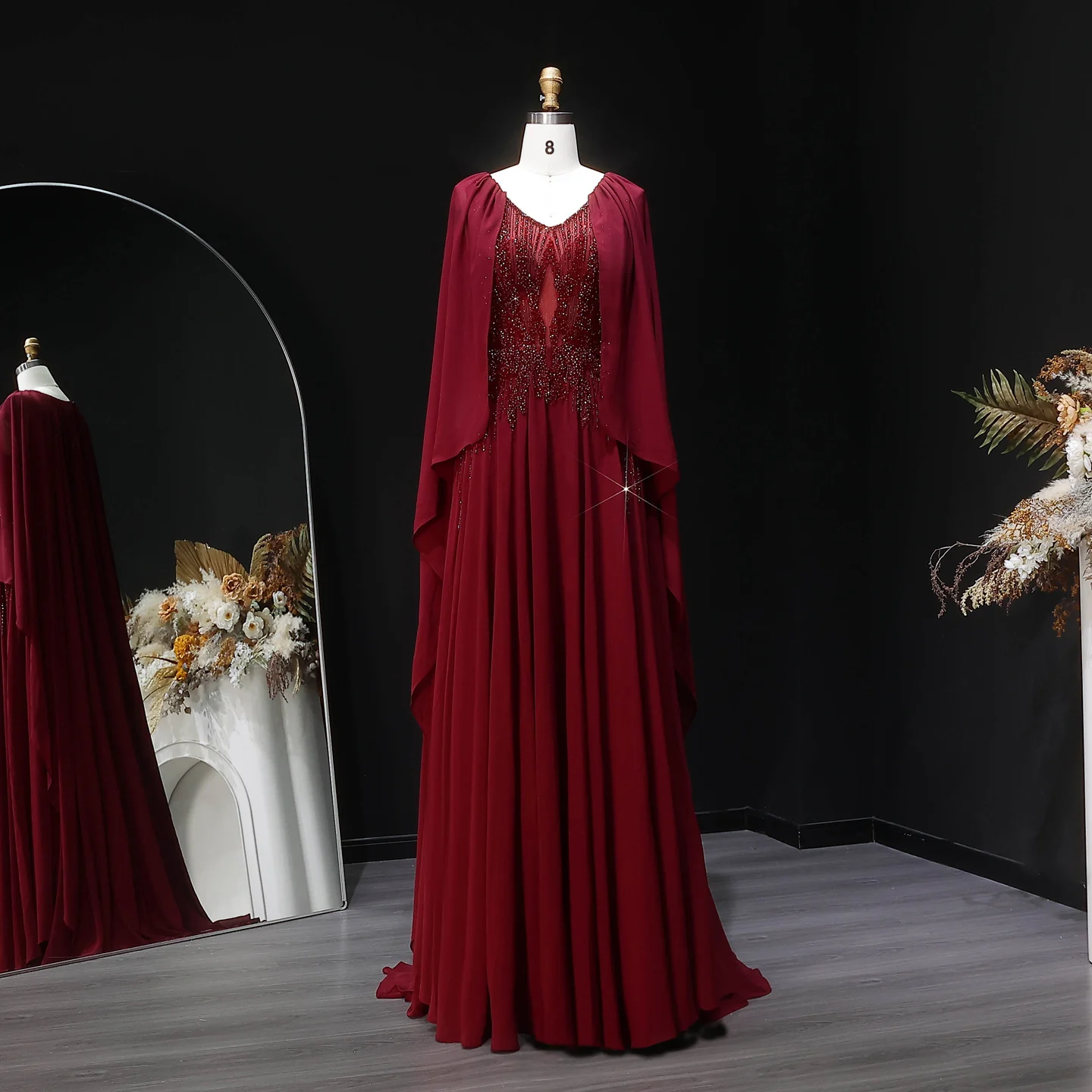 Sharon Said Luxuriöses Weinrotes V-Ausschnitt Langes Cape Chiffon Abendkleid Funkelndes Perlenbesetztes Arabisches Formelles Hochzeitskleid für Damen SS053 Custo – Detail 16