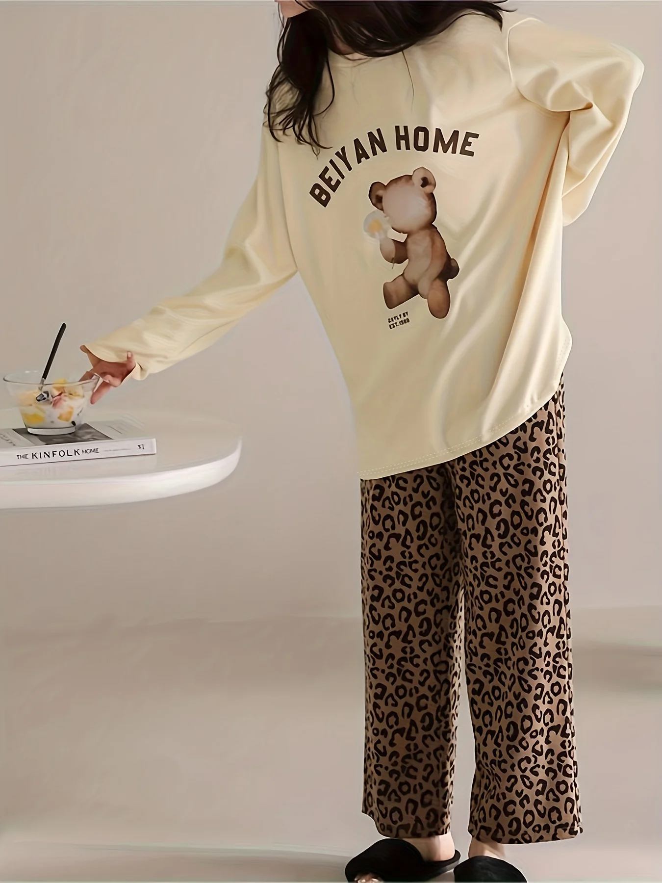 

Women's Autumn & Winter Pajama Set - Bear-Print Round-Neck Pullover Top + Leopard-Print Pants, Stylish Lazy-Style Loungewear