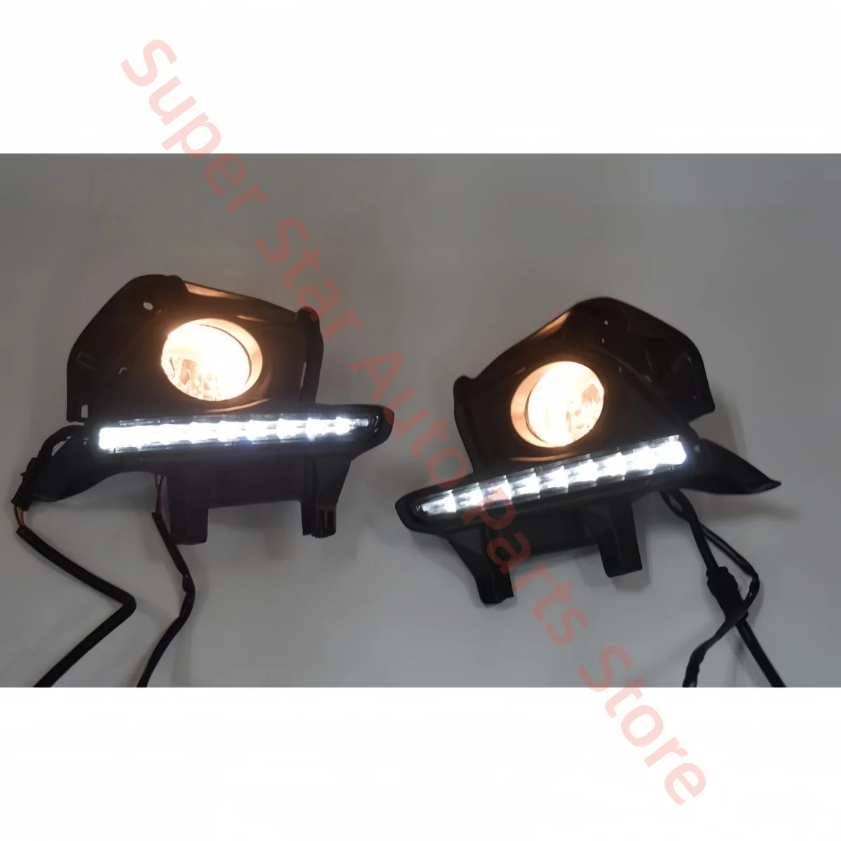 For Toyota Highlander 2015-2017 LED Front fog lamp assembly Special guide light daytime running light Turn signal Car decoration
