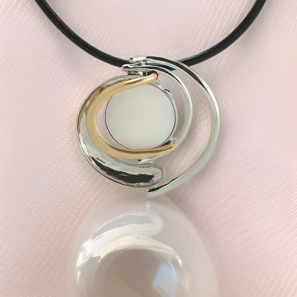 Short necklace Europe and America popular irregular necklace women's alloy ins shell retro simple collarbone chain
