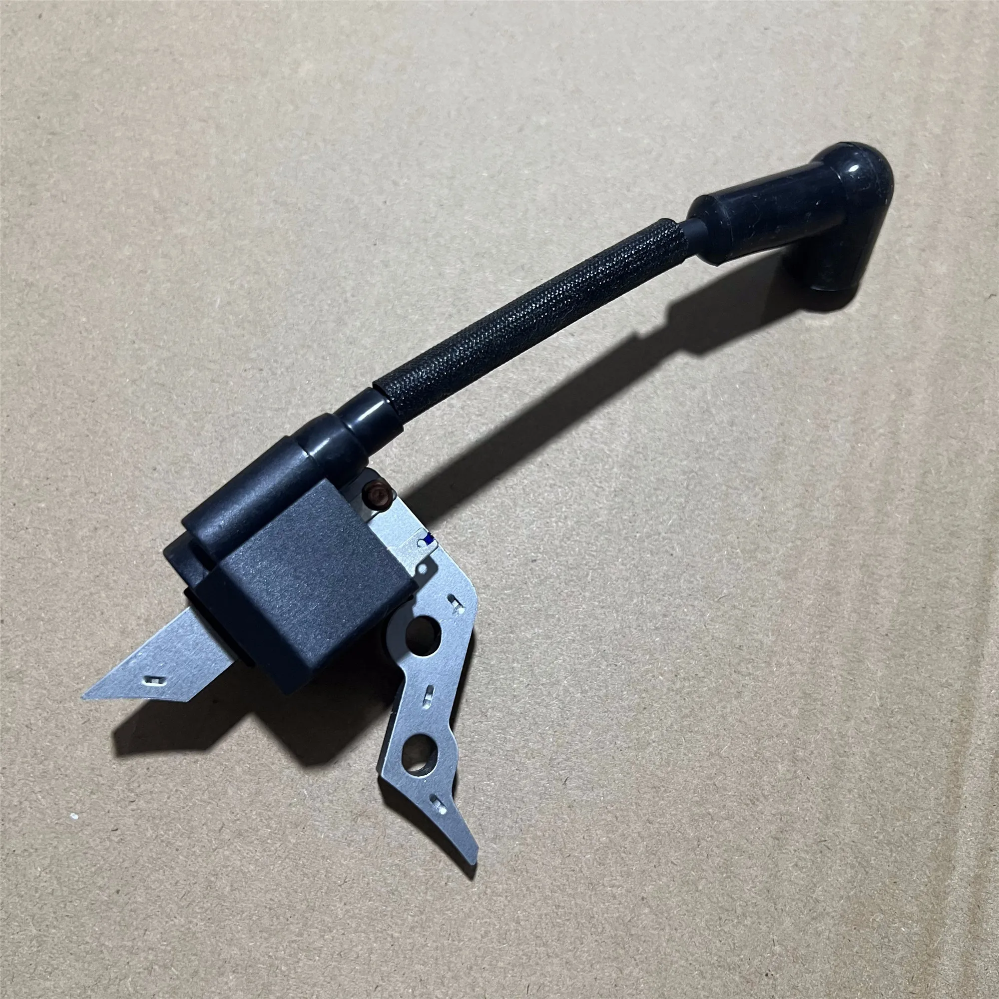 

Катушка зажигания для термокосилки Einhell GC-PM 40/1S. Двигатель OHV 79,8 см3 1600 кВт - 4-тактный. # TJ115E-R-1 (YP 200912 A)