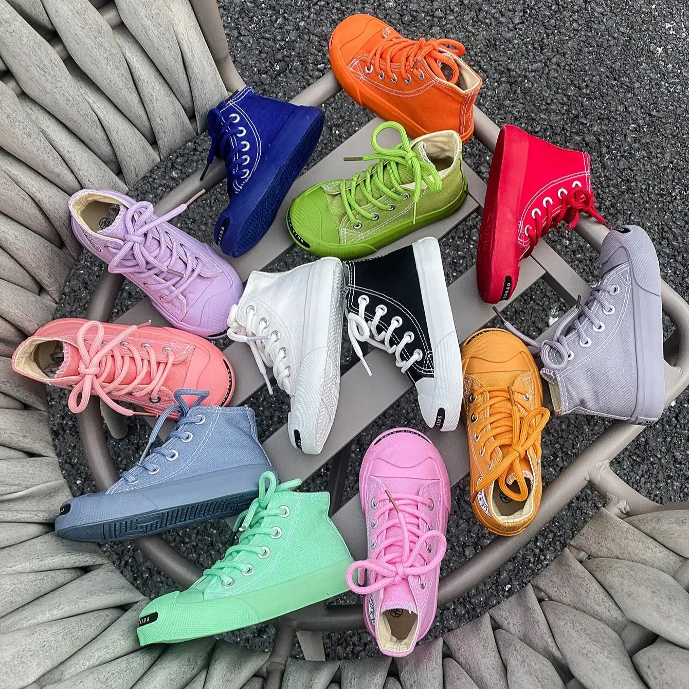 5016 High top candy colored lace up children's canvas shoes for boys and girls, solid color breathable board shoes, fashionable