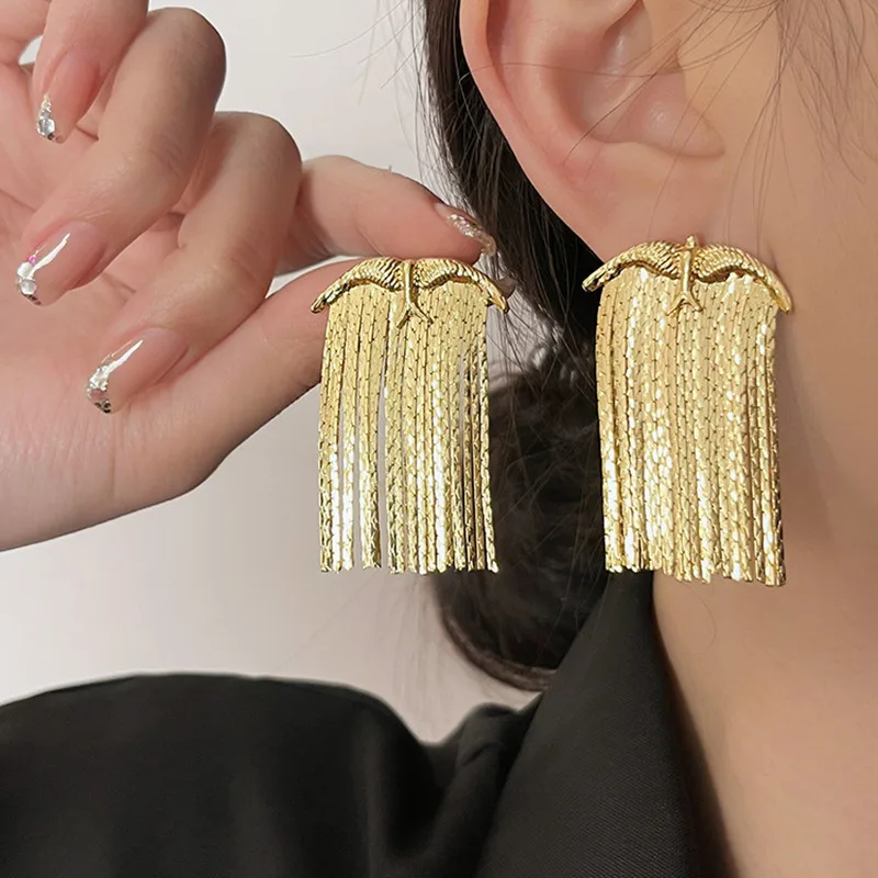New bird fringe long exaggerated party earrings niche design sense banquet wedding senior sparkle stud earrings