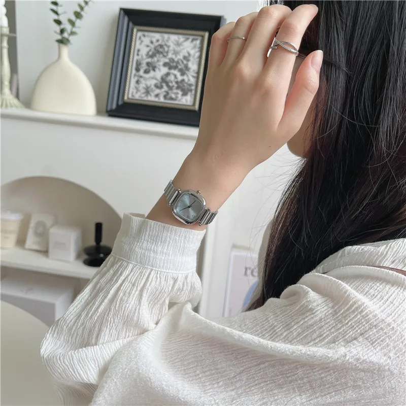 Simple Casual Lady Watches Fashion Alloy Steel Elegant Square Watches for Women Roman Numerals Dress Watches Gift Clock