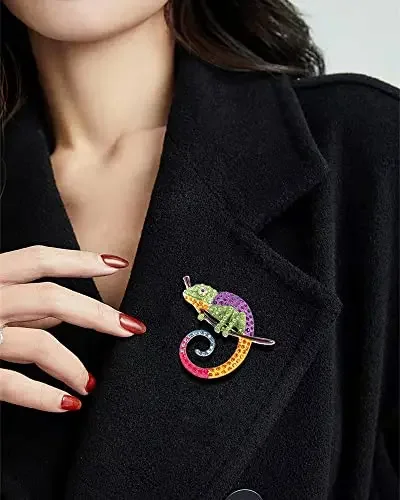 2024 New Color Chameleon Cute Animal Brooch Boys Girls Diamond Personality Exquisite All Match Brooch Women Men Jewelry Gift