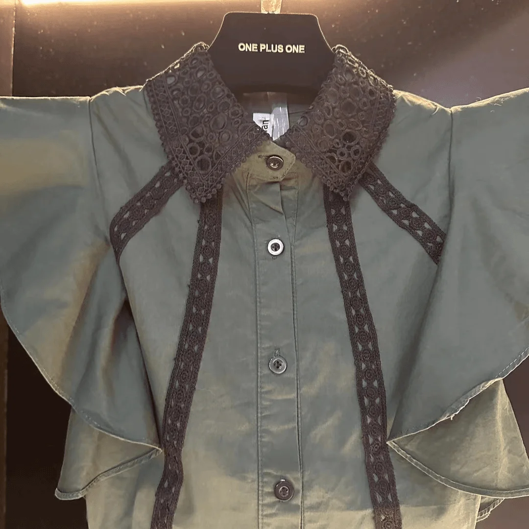 Camisa con volantes empalmados de encaje sensual en verano, nuevo estilo de moda, Top ajustado versátil que abraza la cintura