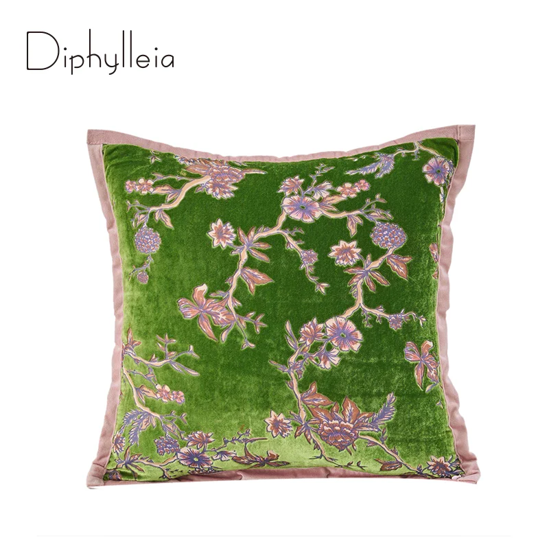 Diphylleia French Vintage Intricate Floral-Inspired Pattern Jacquard Cushion Cover Lush Velvet Throw Pillow Case Chic Home Decor