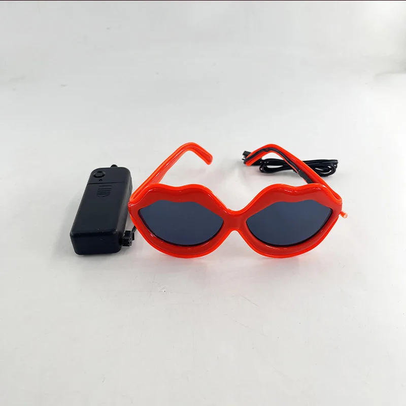 New Luminous Glowing Lips Kiss Shape occhiali da sole LED Red Kiss Me Glasses Rave Party puntelli occhiali luminosi femminili decorazioni di san