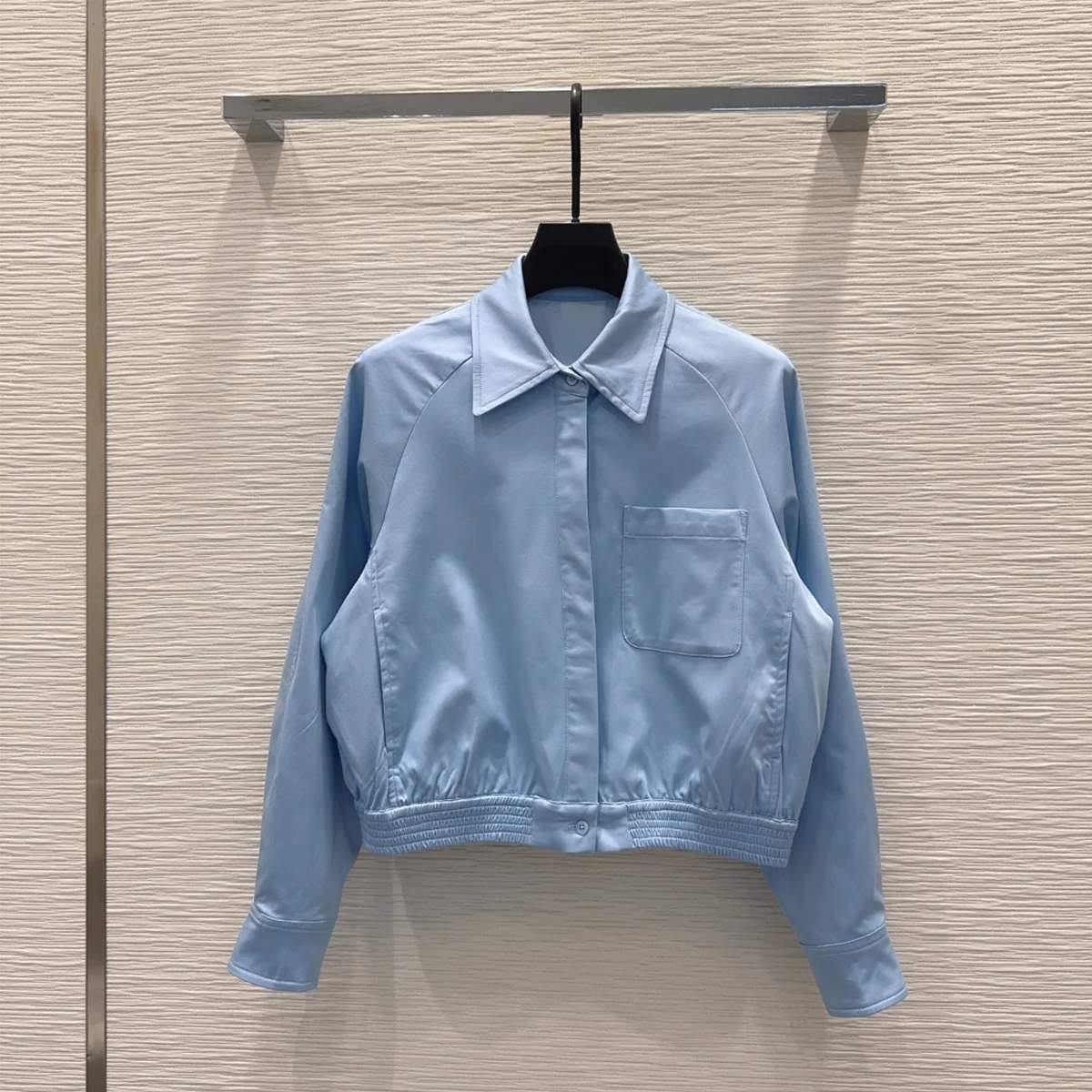 2026 High quality women's sleeveless pockets with elastic hem, simple commuting short cardigan top--hb731