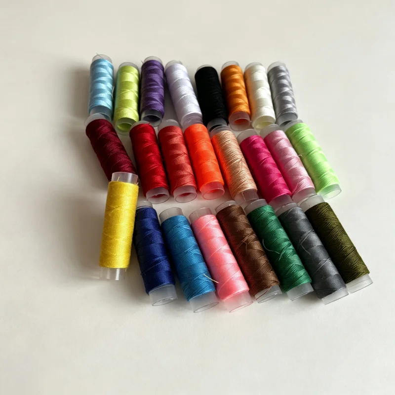 24 Farben Nähgarn 100% Polyester Garn Nähgarnrolle Maschinen- und Handstickerei für Heim-Nähset – Detail 6