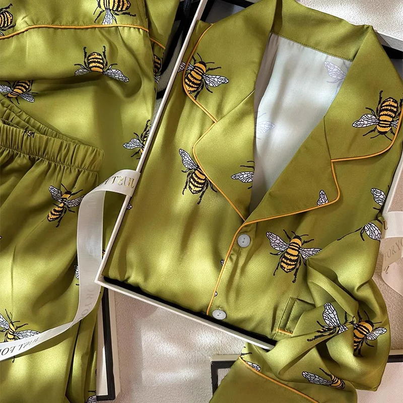 Conjunto de Pijama con estampado de abeja para Mujer, ropa de dormir de satén de seda sintética con bolsillo, manga larga, 2 piezas, primavera y