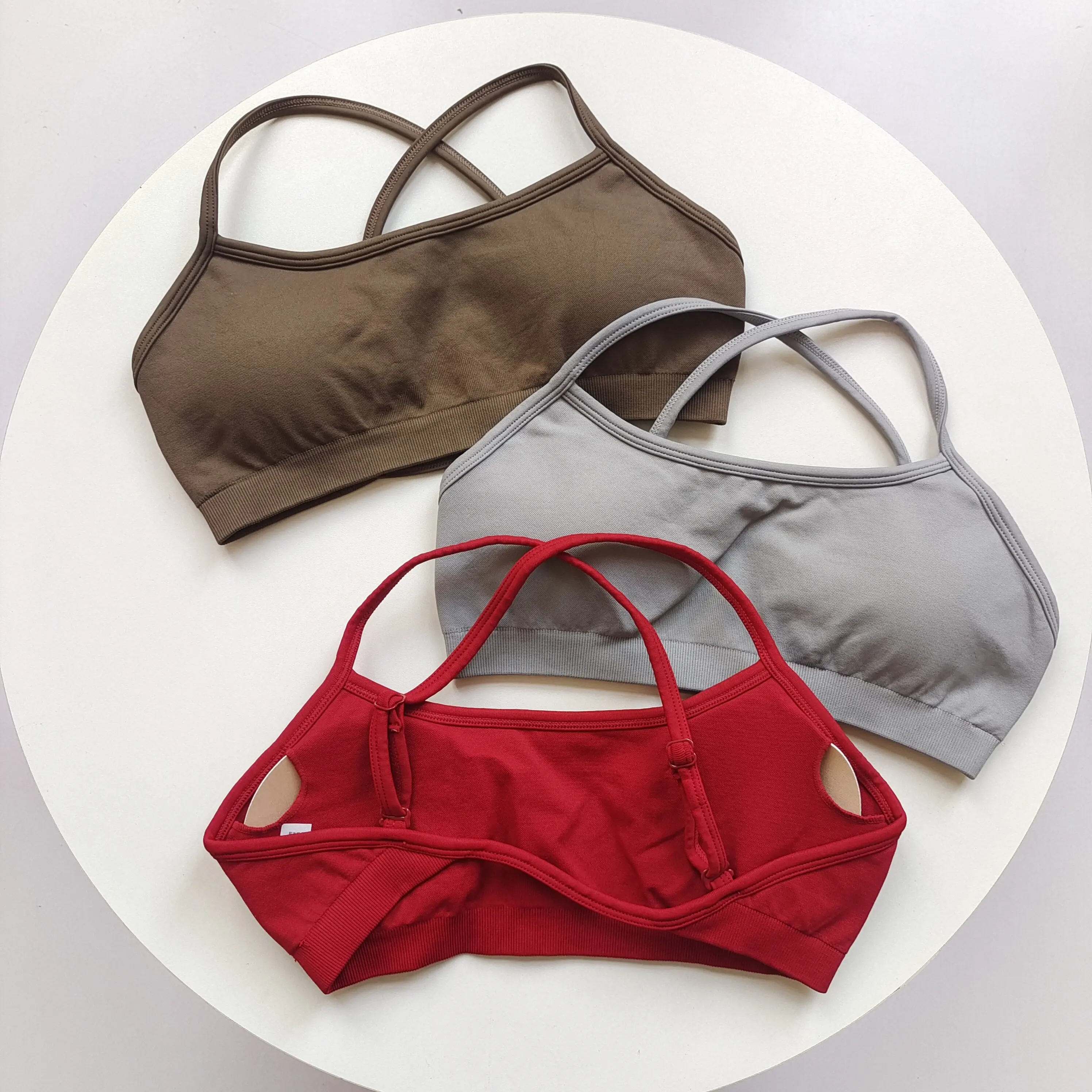 Seamless Sports Bra for Women with Adjustable Thin Straps, Yoga Back-Friendly Quick-Dry gym Top