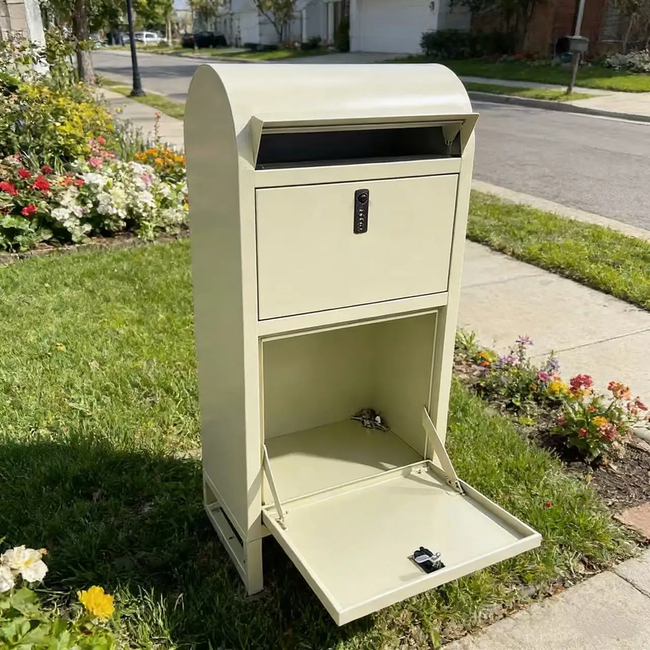 Heavy Duty Waterproof Lockable Letter Mailbox Custom Rustproof Residential Storage Box For Outdoor House Garden