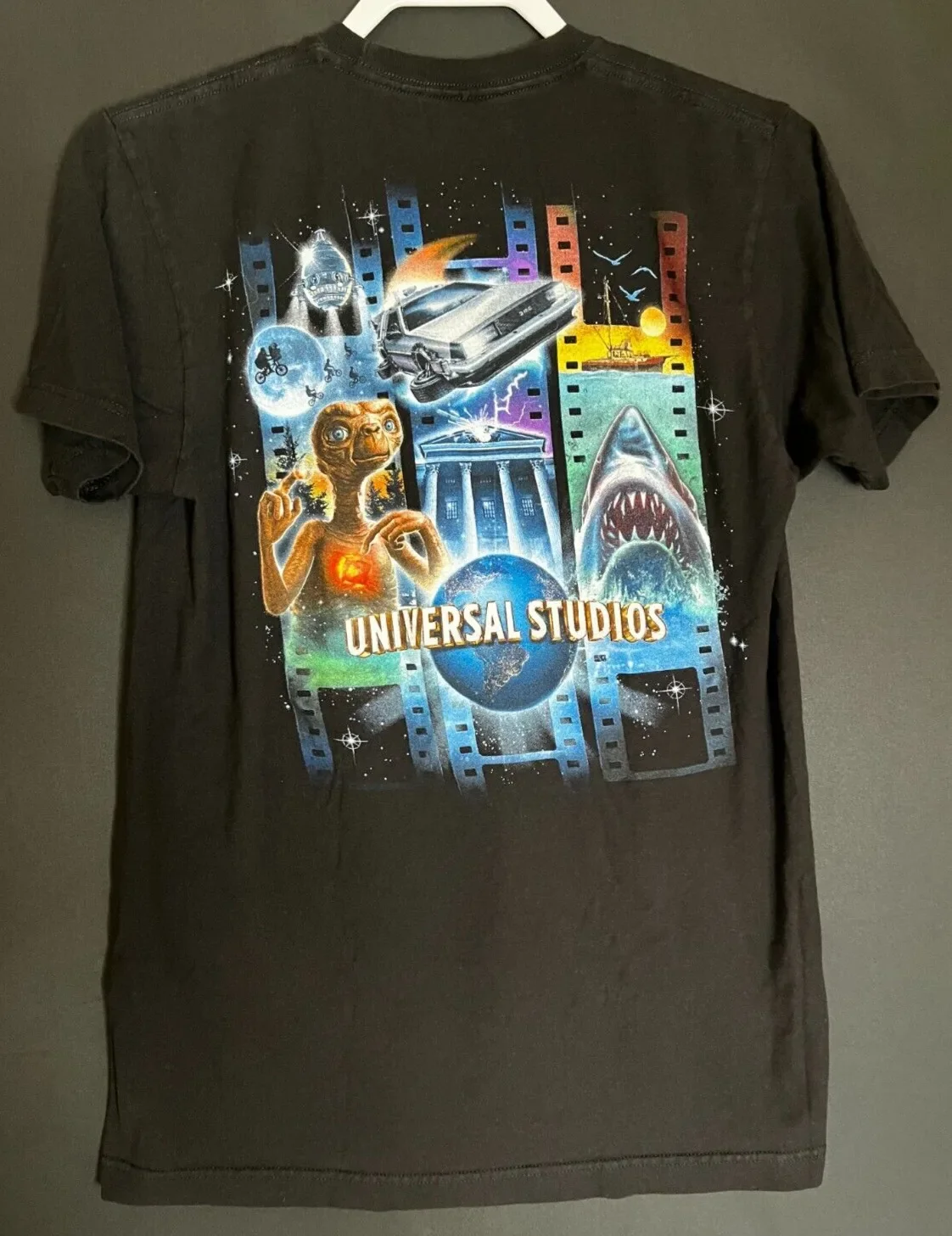 Universal Studios T Shirt Size M Black Double Sided E Jaws Doloreon Earth