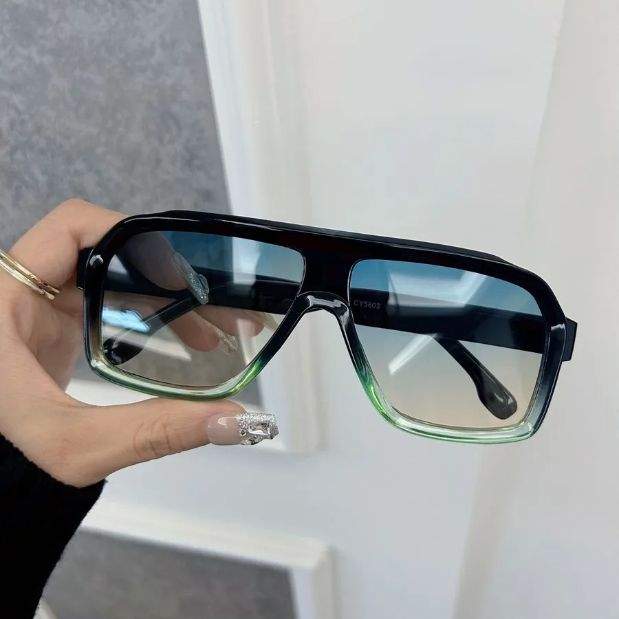 

Classic Fashion Sunglasses Women Menshoupai