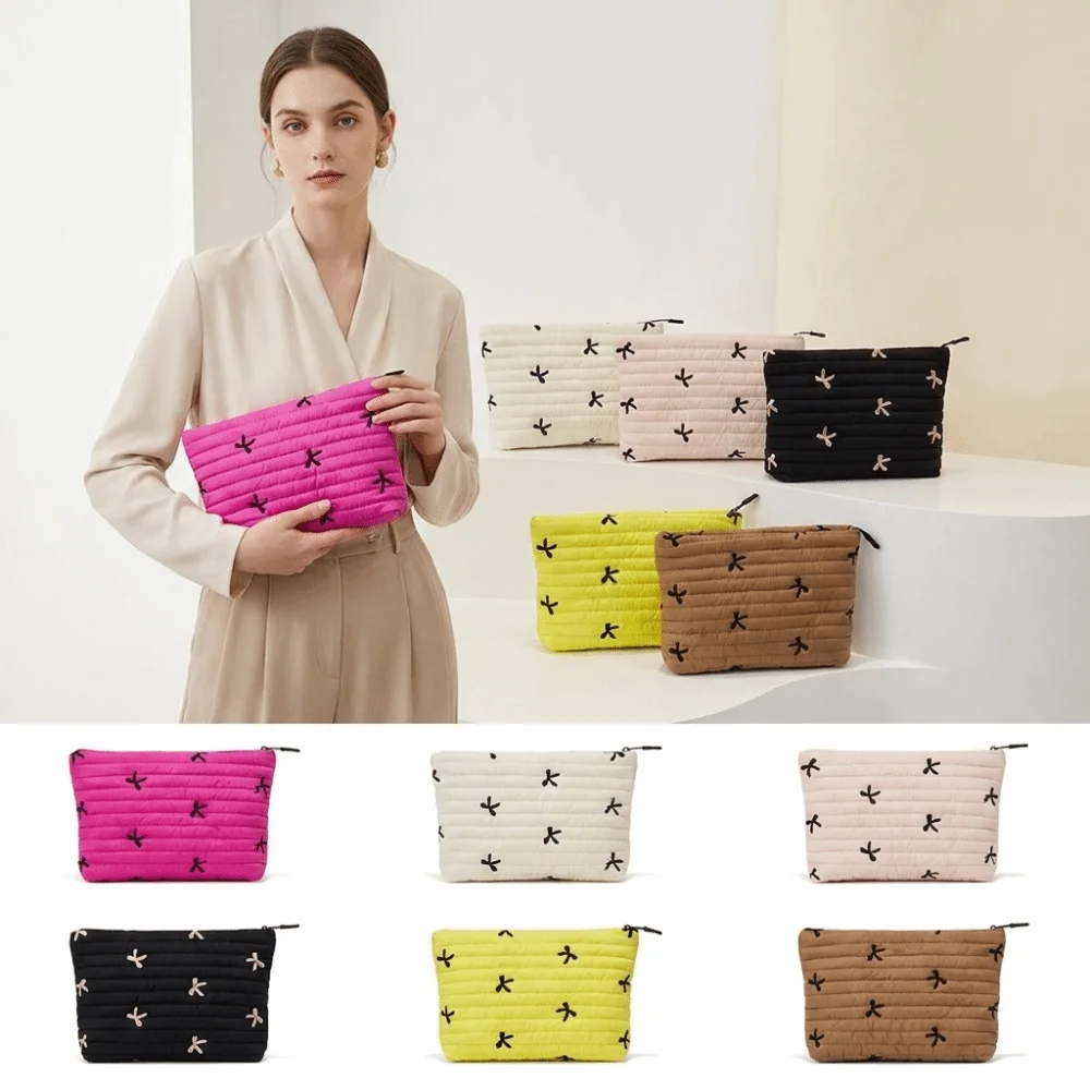 Butterfly Print Women Clutch Bag Large Capacity Zipper Closure Makeup Bag Lightweight Portable Makeup Organizer Weekend Shopping